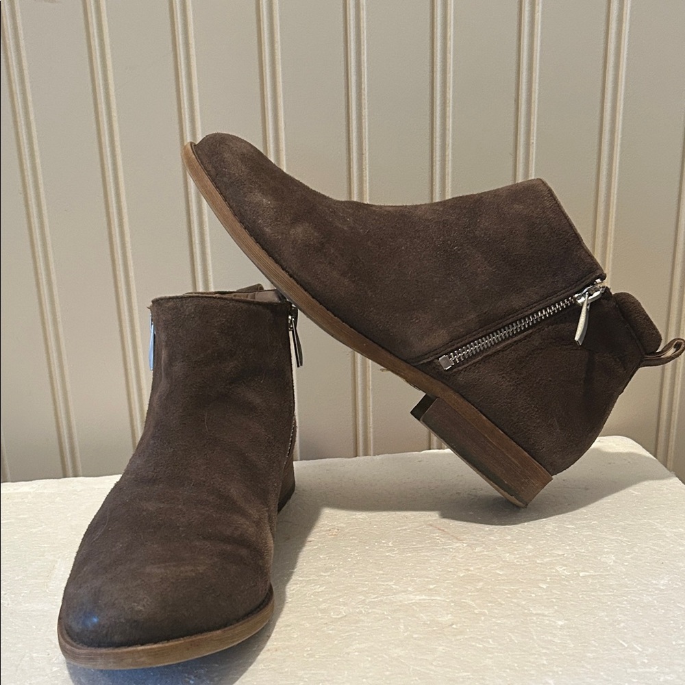 Franco Sarto women suede Keegan Brown ZipUp sides Ankle Flat Boots Bootie size 9